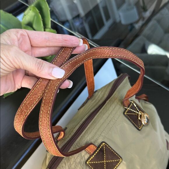 Dooney & Bourke Genuine Leather Nylon Shoulder Tote Purse,Excellent Condition - Picture 7 of 10